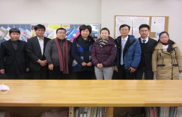 我院教师与九州言语教育学院相关领导.jpg